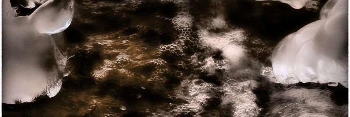 water bubbles in a icy river